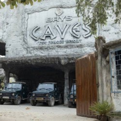 BRYS CAVES, The Jungle Resort