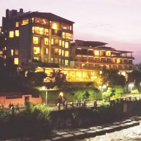 GANGA KINARE - A Riverside Boutique Resort